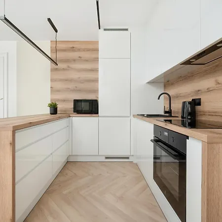 Stylowy Z Balkonem I Wanna By Renters * فروتسواف